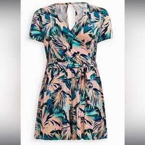 Torrid super soft knit, pink, blue green Hawaiian floral shorts romper sz 4X (W)